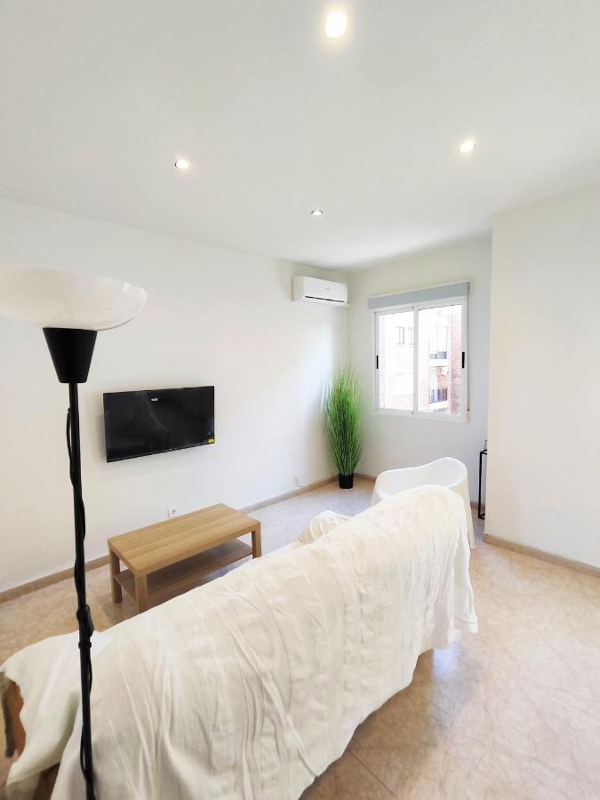 Apartament Ave - By Pro - Free Parking *